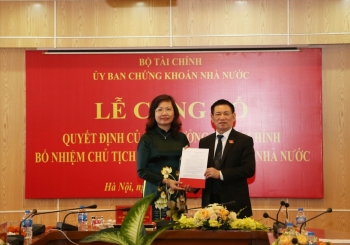 Chân dung tân nữ Chủ tịch Ủy ban Chứng khoán Nhà nước