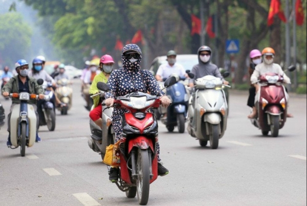 Nắng nóng xuất hiện sớm và gay gắt trên cả nước