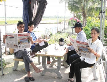 Cán bộ Hội đi đầu, lan tỏa hiệu quả việc đọc Tạp chí Người cao tuổi