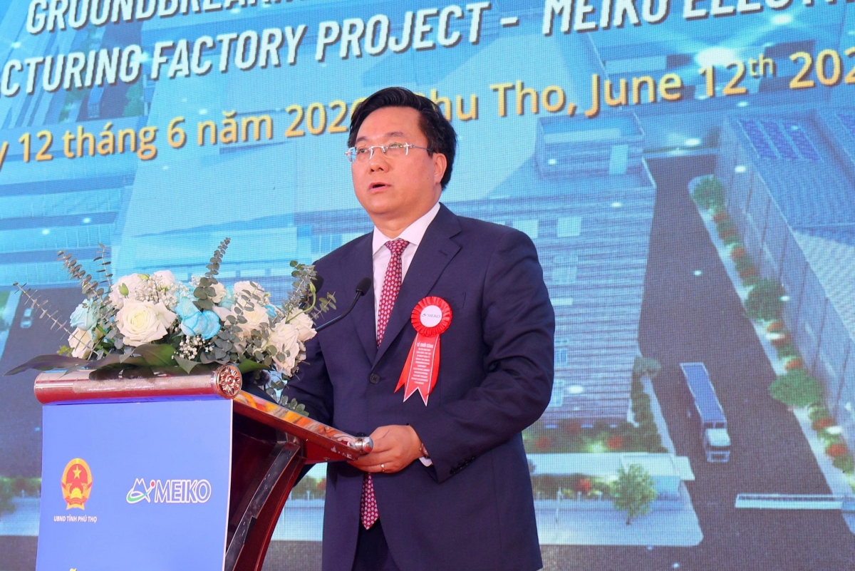 Chủ tịch UBND tỉnh Phú Thọ Trần Duy Đông phát biểu tại buổi lễ.