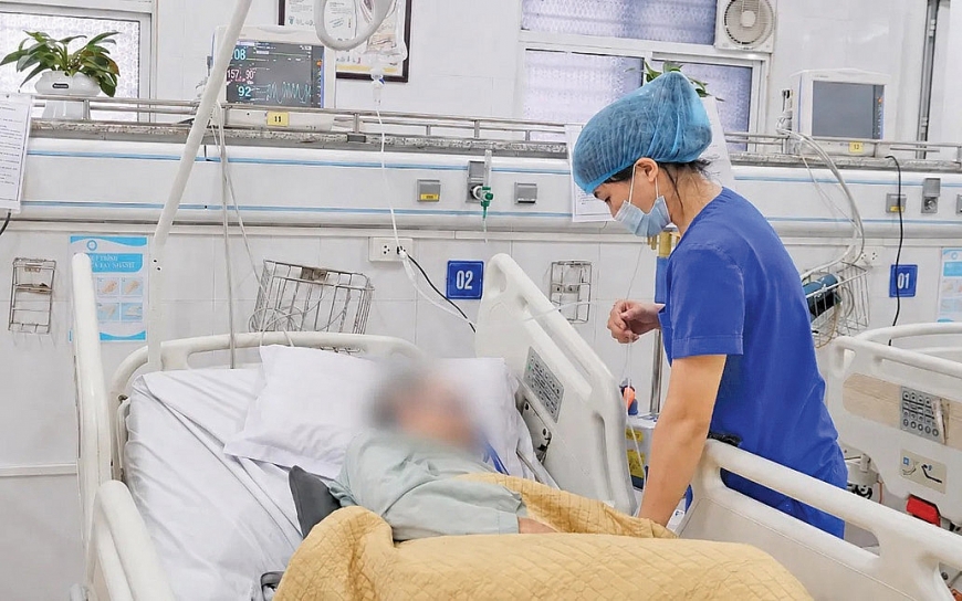 Nguy cơ đột qụy xuất huyết não ở người bệnh cao tuổi mắc nhiều bệnh nền