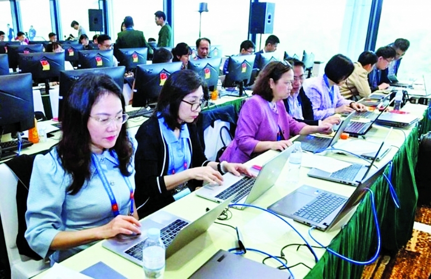 Cạnh tranh giữa cơ quan báo chí và mạng xã hội: Giành độc giả và nguồn thu quảng cáo