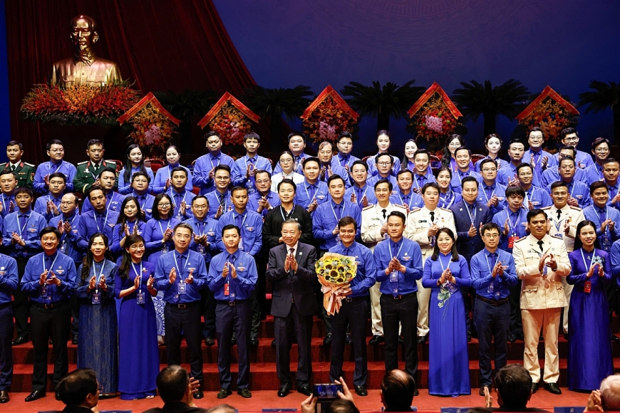 Tổng Bí thư, Chủ tịch nước Tô Lâm chúc mừng Ban Chấp hành Trung ương Đoàn khóa XIII, nhiệm kỳ 2026 - 2031.                                    Ảnh: VGP