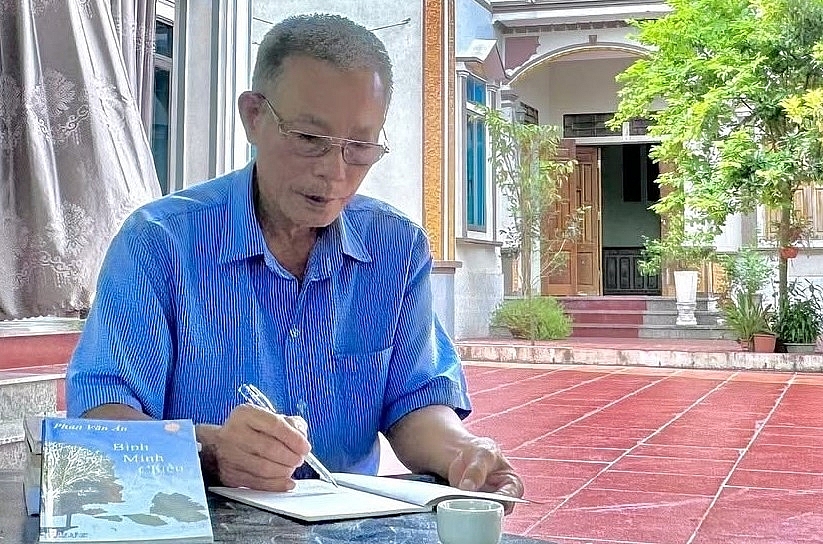 Thơ Phan Văn Ấu: Những ngôn từ lạ  làm nên hồn thơ riêng có