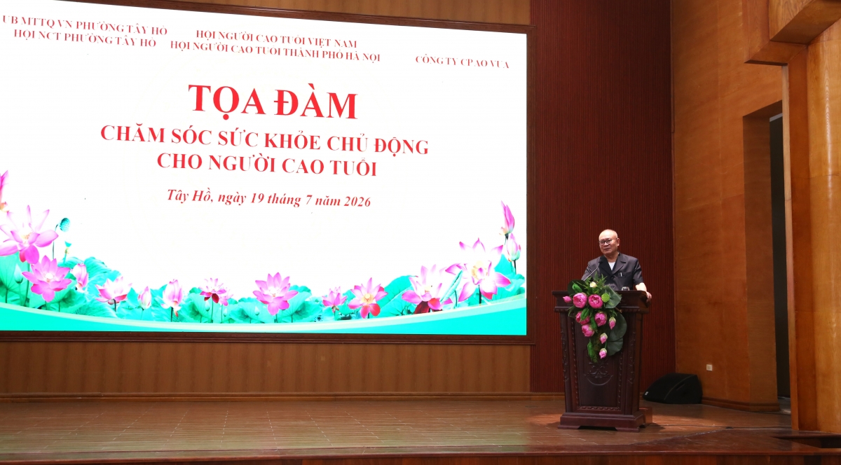 Ông Nguyễn Mạnh Thản làm báo cáo viên tại tọa đàm Ông Nguyễn Mạnh Thản làm báo cáo viên tại tọa đàm