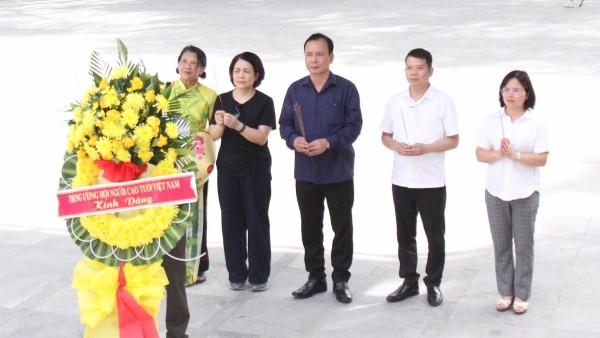 Người cao tuổi Tây Hồ nâng cao kỹ năng chăm sóc sức khỏe chủ động