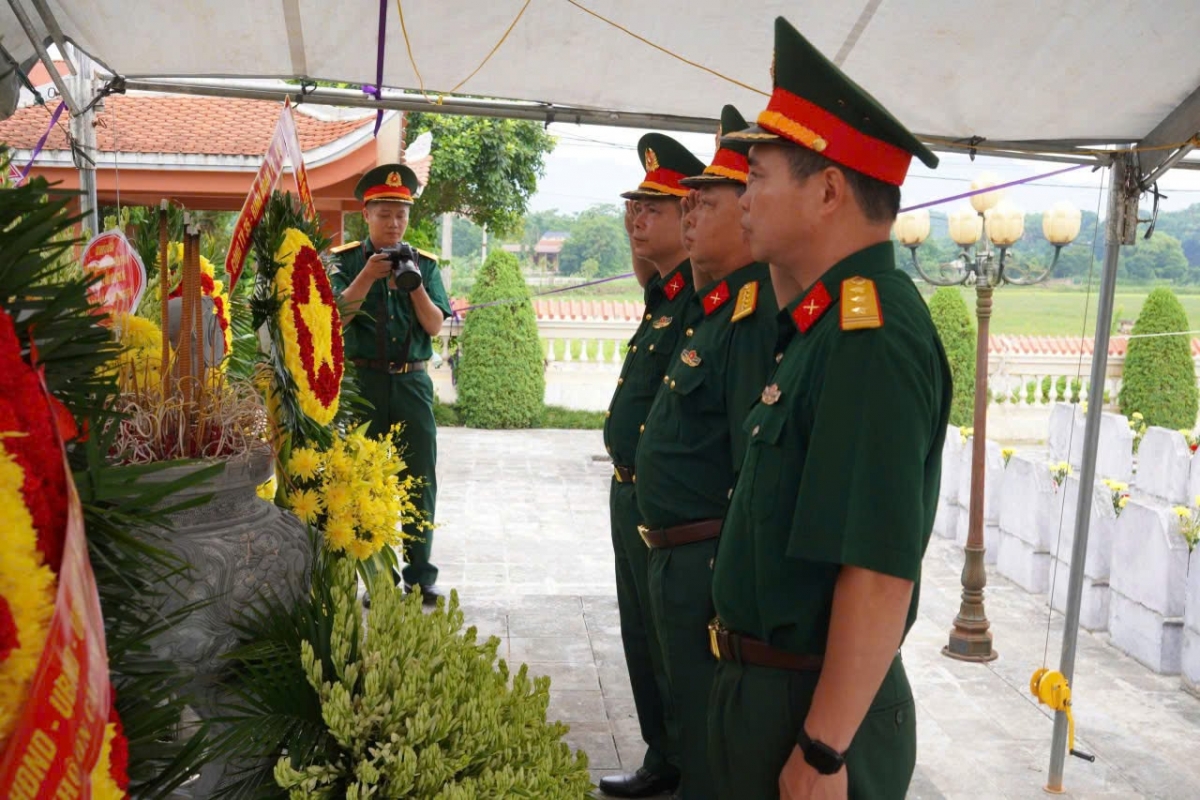 Thành kính tri ân các Anh hùng liệt sĩ nhân kỷ niệm 79 năm Ngày Thương binh - Liệt sĩ Thành kính tri ân các Anh hùng liệt sĩ nhân kỷ niệm 79 năm Ngày Thương binh - Liệt sĩ