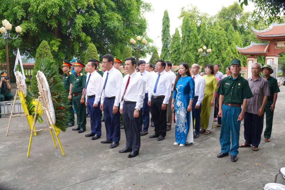 Thành kính tri ân các Anh hùng liệt sĩ nhân kỷ niệm 79 năm Ngày Thương binh - Liệt sĩ Thành kính tri ân các Anh hùng liệt sĩ nhân kỷ niệm 79 năm Ngày Thương binh - Liệt sĩ