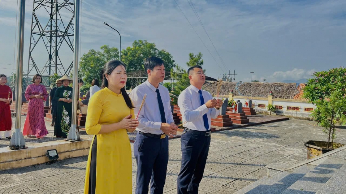 Thành kính tri ân các Anh hùng liệt sĩ nhân kỷ niệm 79 năm Ngày Thương binh - Liệt sĩ Thành kính tri ân các Anh hùng liệt sĩ nhân kỷ niệm 79 năm Ngày Thương binh - Liệt sĩ