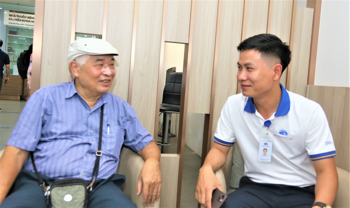 Gần 600 người cao tuổi được khám, tư vấn chăm sóc sức khỏe đôi mắt