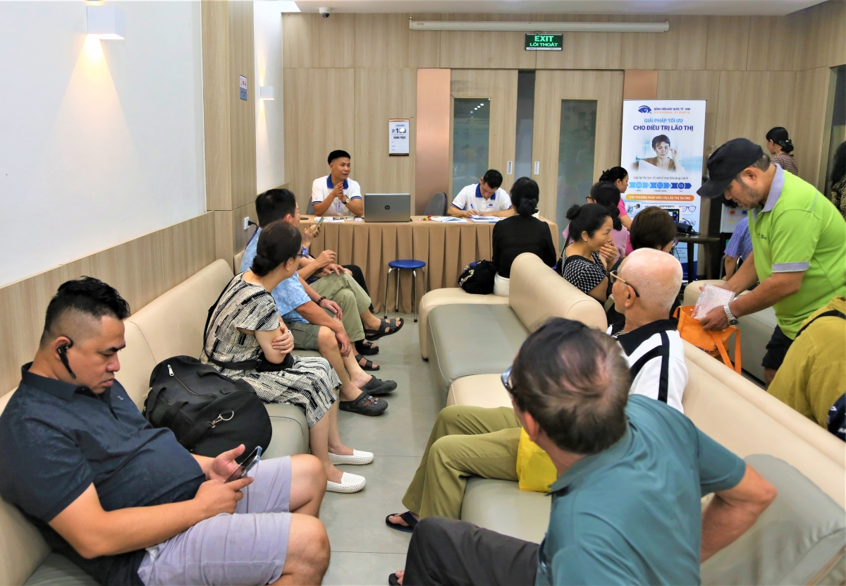 Đông đảo người cao tuổi tham gia chương trình Đông đảo người cao tuổi tham gia chương trình