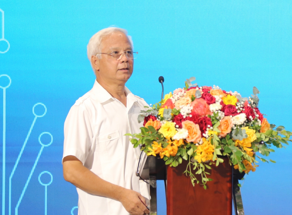 Ông Nguyễn Thế Toàn giới thiệu chuyên đề về già hóa dân số và nghiệp vụ công tác Hội Ông Nguyễn Thế Toàn giới thiệu chuyên đề về già hóa dân số và nghiệp vụ công tác Hội