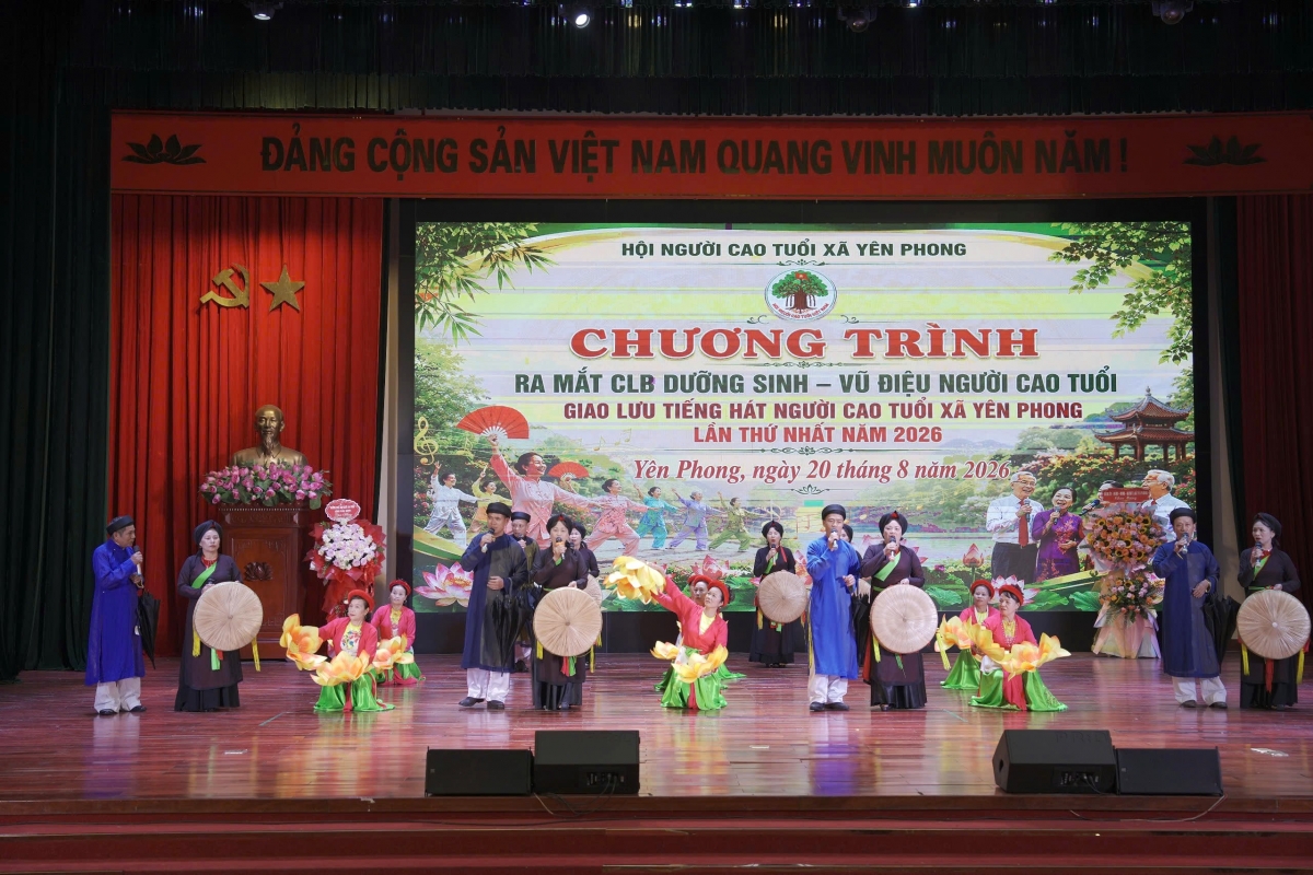 Rộn ràng tiếng hát người cao tuổi ở Yên Phong