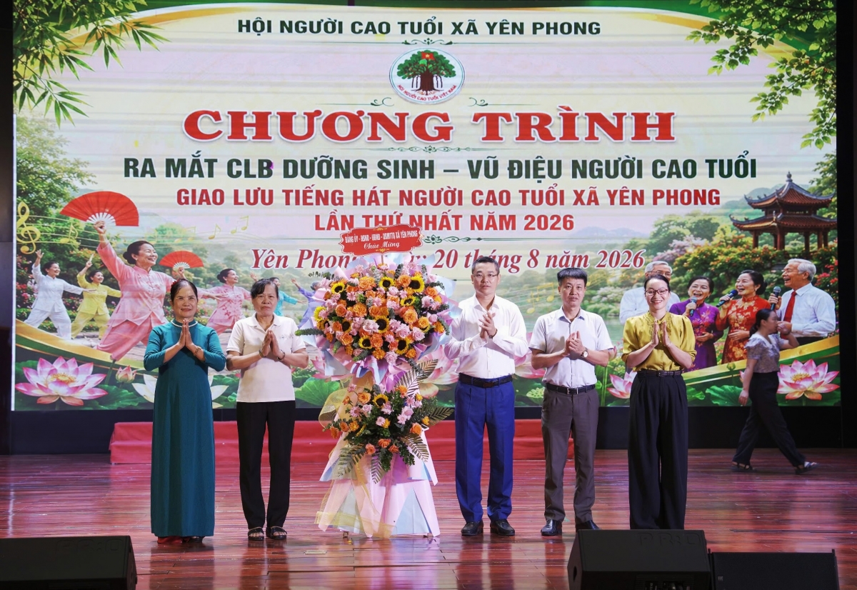 Rộn ràng tiếng hát người cao tuổi ở Yên Phong