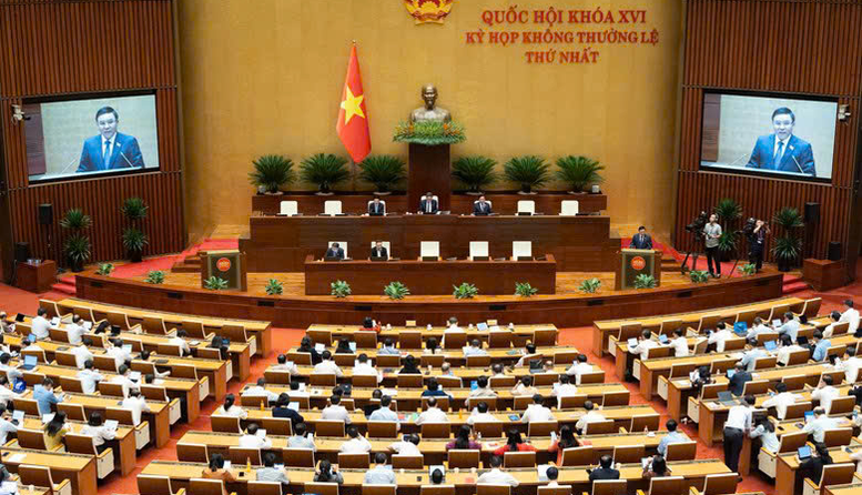 Kỳ họp không thường lệ thứ Nhất, Quốc hội khóa XVI bỏ phiếu thông qua Luật Dầu khí (sửa đổi) . Kỳ họp không thường lệ thứ Nhất, Quốc hội khóa XVI bỏ phiếu thông qua Luật Dầu khí (sửa đổi) .