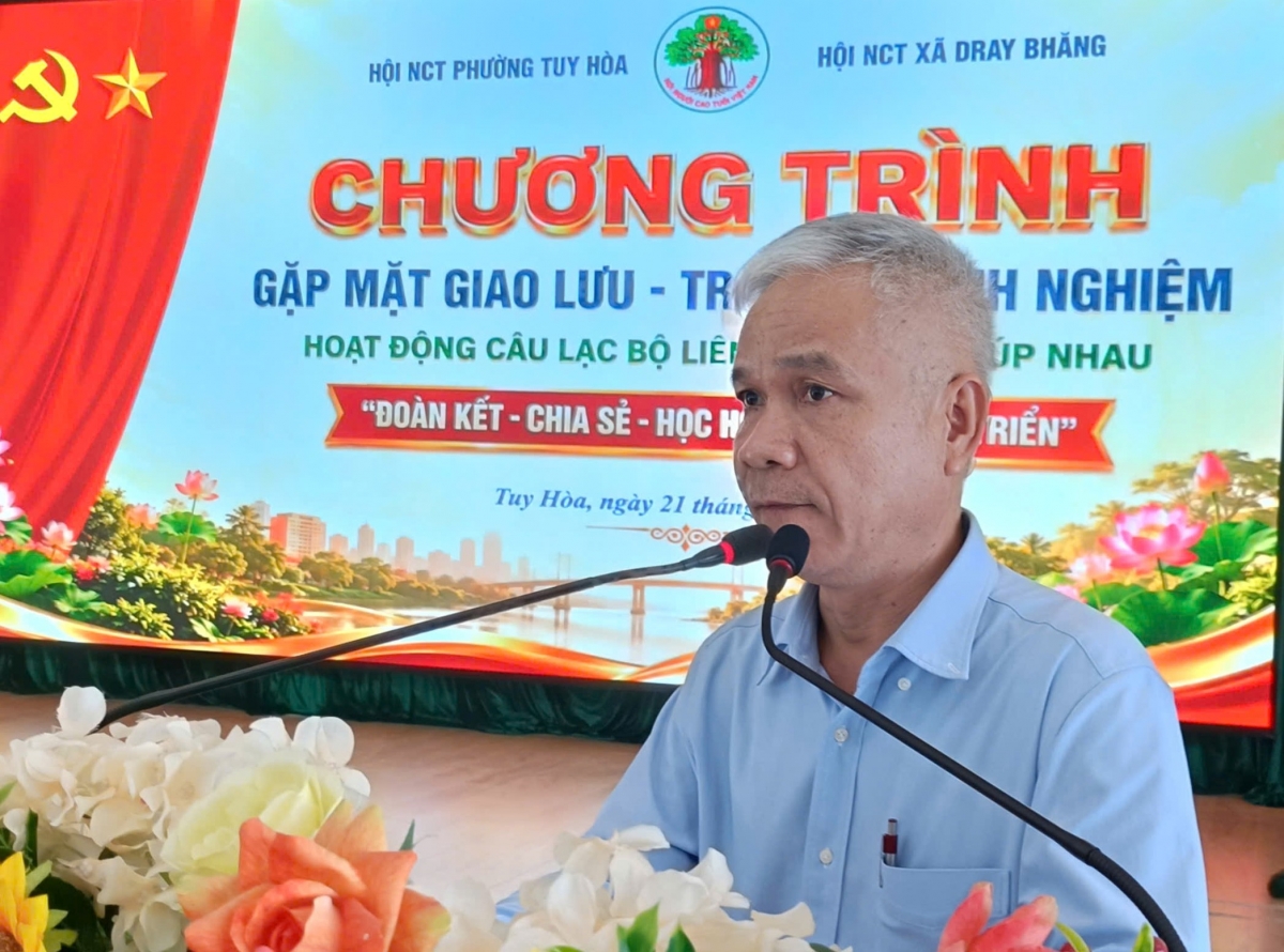 Ông Huỳnh Ngọc Oánh, Phó Bí thư thường trực Đảng ủy phường Tuy Hòa phát biểu tại Chương trình Ông Huỳnh Ngọc Oánh, Phó Bí thư thường trực Đảng ủy phường Tuy Hòa phát biểu tại Chương trình