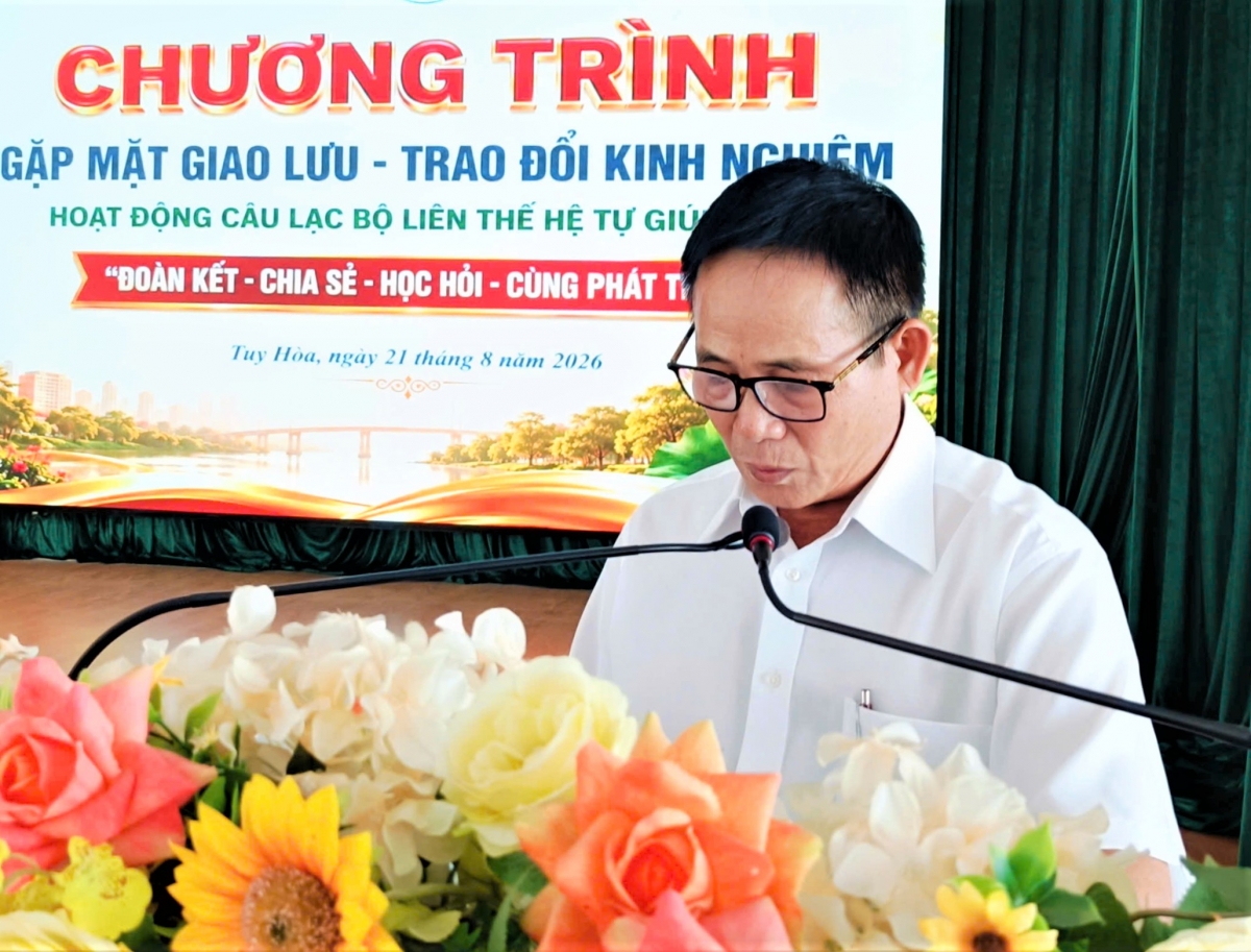 Ông Lê Quốc Phú, Chủ tịch Hội NCT phường Tuy Hòa phát biểu khai mạc Ông Lê Quốc Phú, Chủ tịch Hội NCT phường Tuy Hòa phát biểu khai mạc