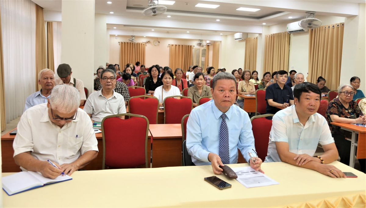 Trang bị nghiệp vụ, nâng cao kỹ năng hoạt động Hội Người cao tuổi Trang bị nghiệp vụ, nâng cao kỹ năng hoạt động Hội Người cao tuổi