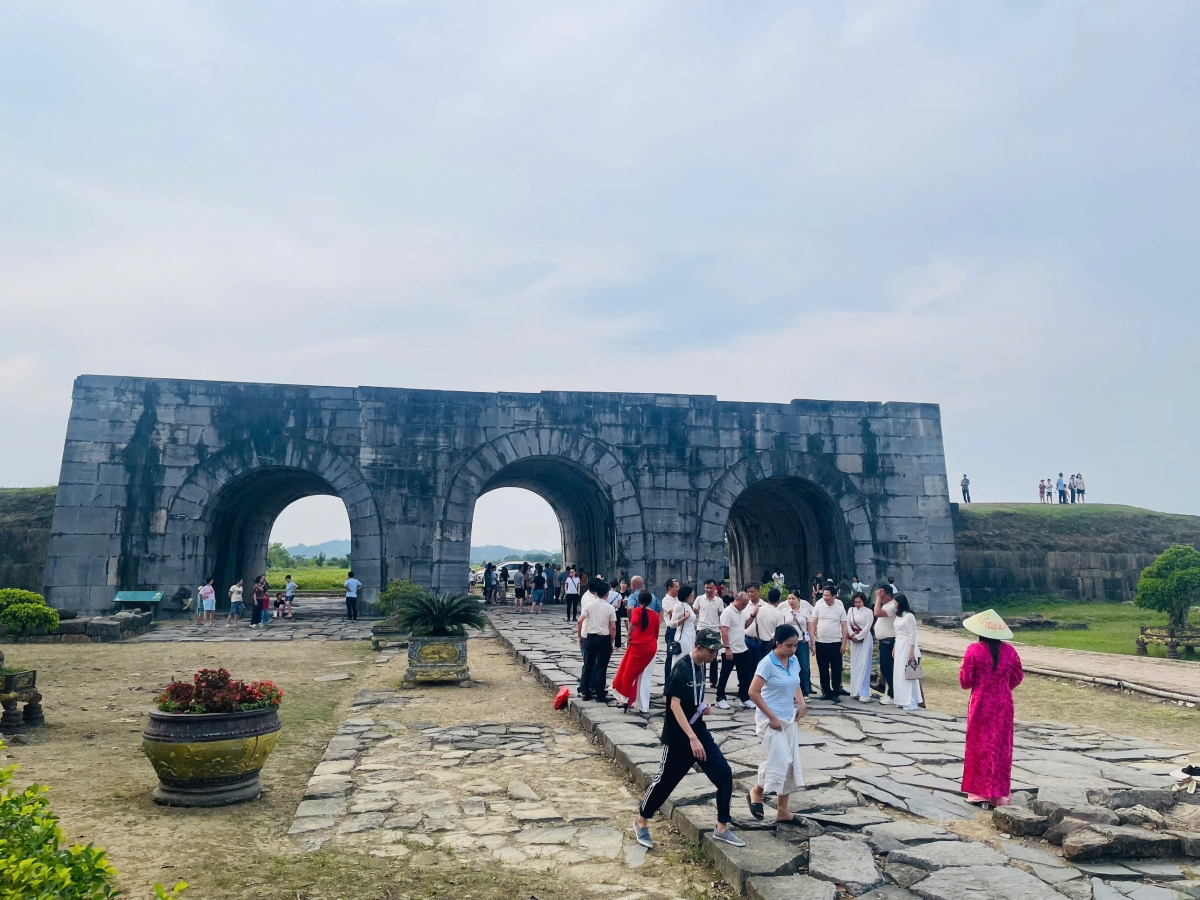 Ban Quản lý Di sản Thành Nhà Hồ chuẩn bị chu đáo các điều kiện phục vụ khách du lịch dịp Quốc khánh 2/9 và những tháng cuối năm 2026