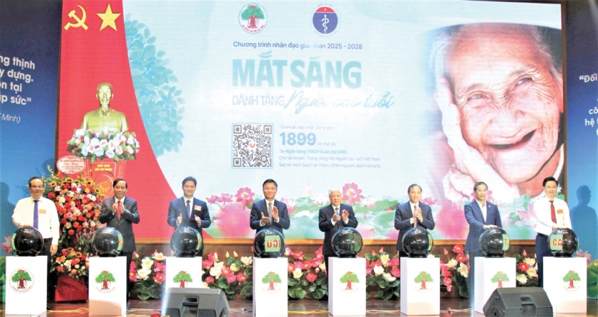Các đồng chí lãnh đạo Đảng, Nhà nước, Hội NCT Việt Nam nhấn nút phát động Tháng hành động vì người cao tuổi Việt Nam năm 2025 và khởi động Chương trình “Mắt sáng cho NCT”. Các đồng chí lãnh đạo Đảng, Nhà nước, Hội NCT Việt Nam nhấn nút phát động Tháng hành động vì người cao tuổi Việt Nam năm 2025 và khởi động Chương trình “Mắt sáng cho NCT”.
