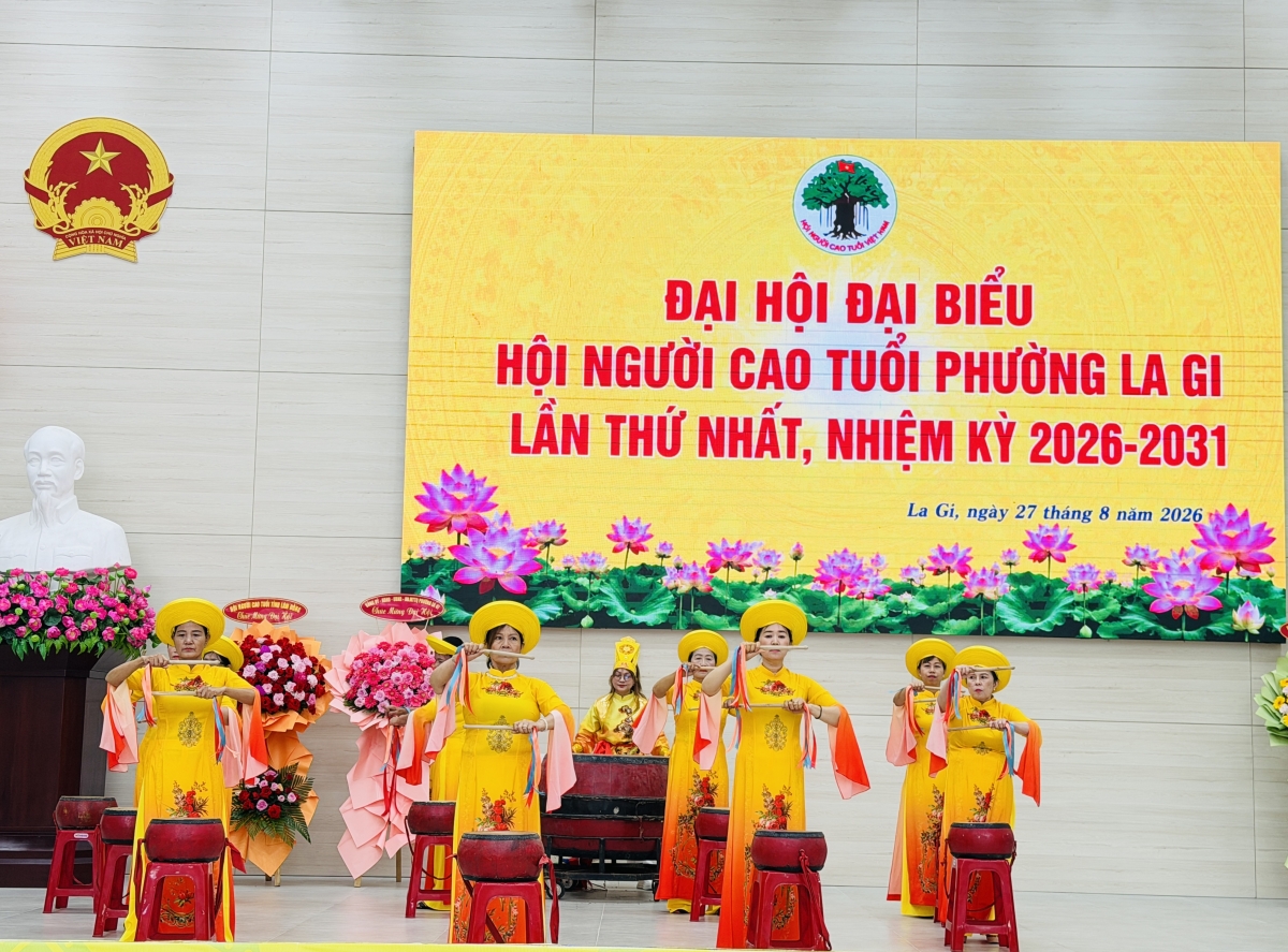 Văn nghệ chào mừng Đại hội Hội NCT phường La Gi Văn nghệ chào mừng Đại hội Hội NCT phường La Gi