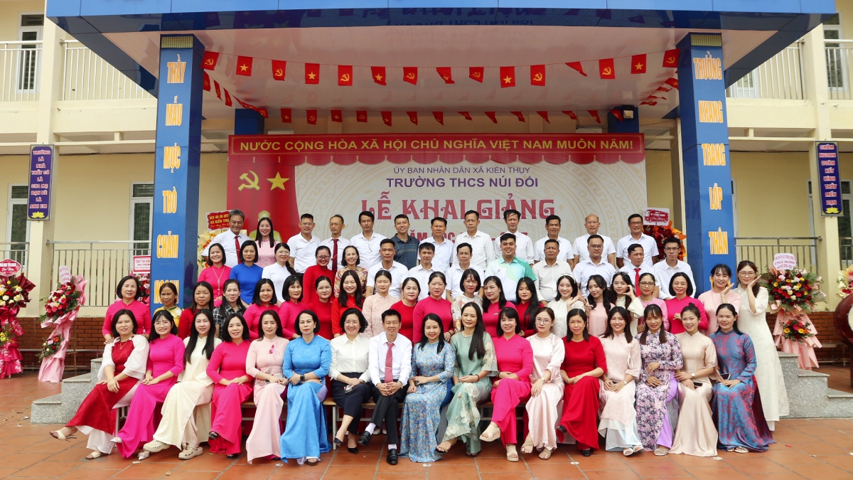 Trường THCS Núi Đối: Từ dấu ấn chất lượng đến chặng đường mới Trường THCS Núi Đối: Từ dấu ấn chất lượng đến chặng đường mới