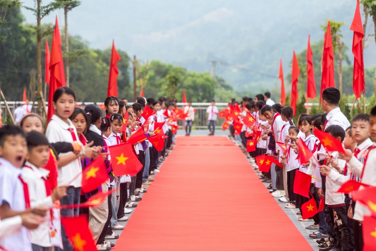 Khánh thành trường Phổ thông nội trú và Trung học cơ sở Petrovietnam – Phong thổ (Lai Châu) Khánh thành trường Phổ thông nội trú và Trung học cơ sở Petrovietnam – Phong thổ (Lai Châu)