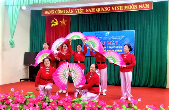 Tiết mục Dân vũ của NCT tổ 10 