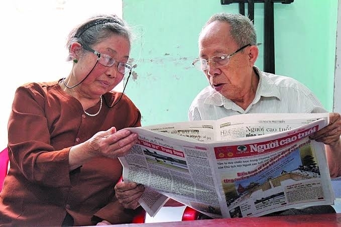 Viết, đọc và nói chuyện - bí quyết giữ trí nhớ người cao tuổi Viết, đọc và nói chuyện - bí quyết giữ trí nhớ người cao tuổi