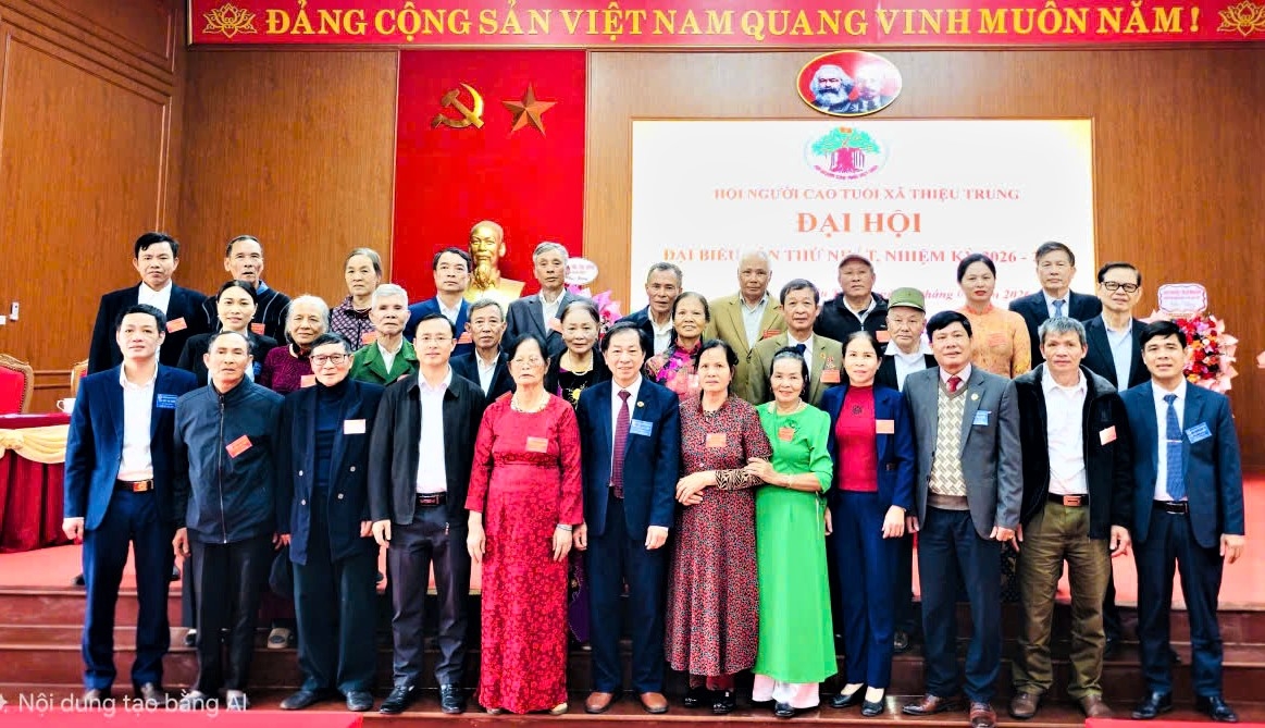 Ông Nguyễn Đức Thắng thường xuyên sâu sát cơ sở... Ông Nguyễn Đức Thắng thường xuyên sâu sát cơ sở...