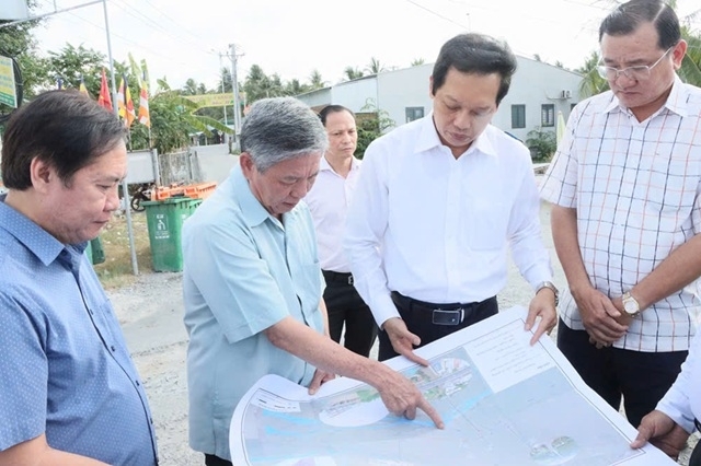 Ông Ngô Chí Cường, Ủy viên Trung ương Đảng, Bí thư Tỉnh ủy Đồng Tháp, khảo sát một công trình trên địa bàn tỉnh (Ảnh: Việt Tiến/Cổng Thông tin điện tử Đồng Tháp) Ông Ngô Chí Cường, Ủy viên Trung ương Đảng, Bí thư Tỉnh ủy Đồng Tháp, khảo sát một công trình trên địa bàn tỉnh (Ảnh: Việt Tiến/Cổng Thông tin điện tử Đồng Tháp)