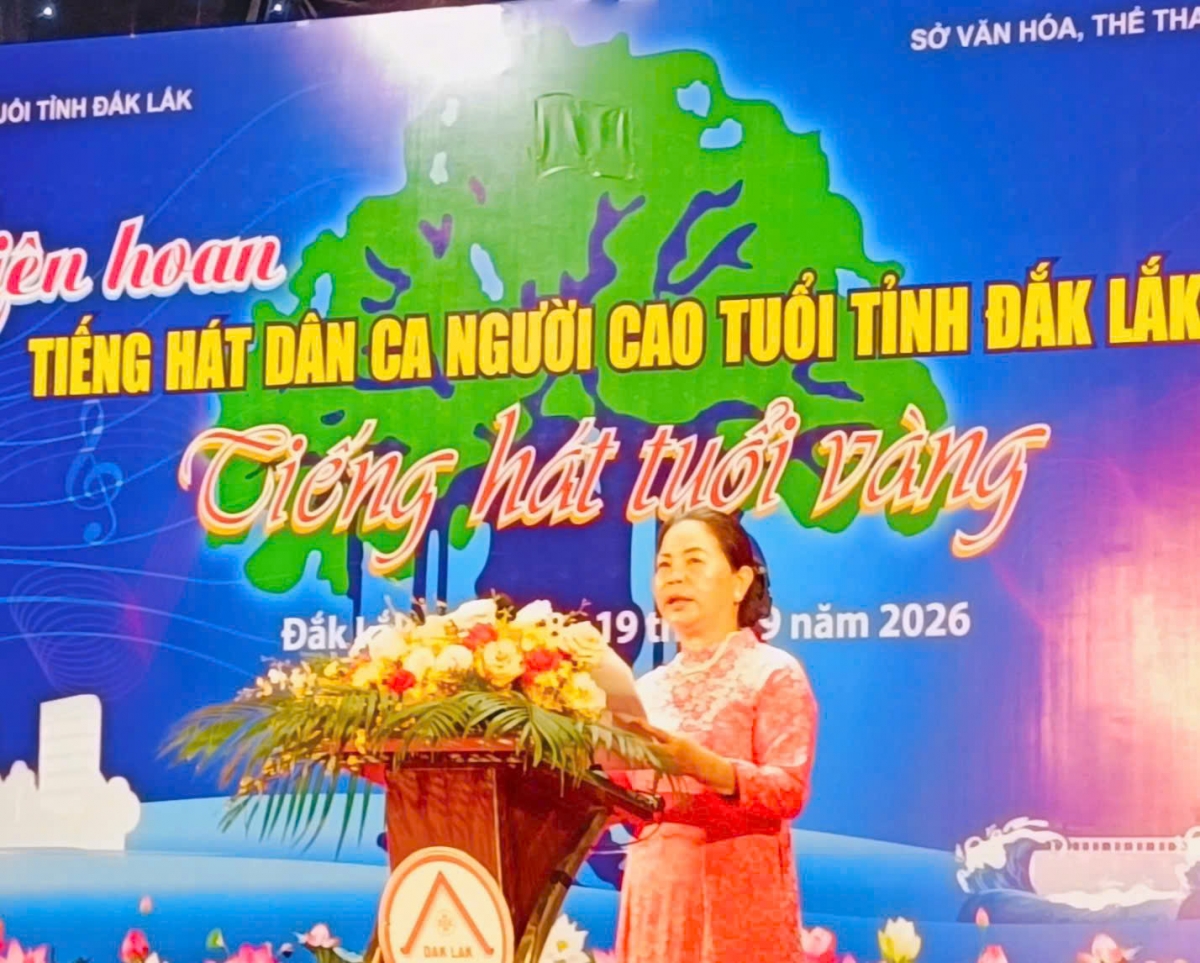 , bà Triệu Thị Ngoan, Chủ tịch Hội Người cao tuổi tỉnh Đắk Lắk, 