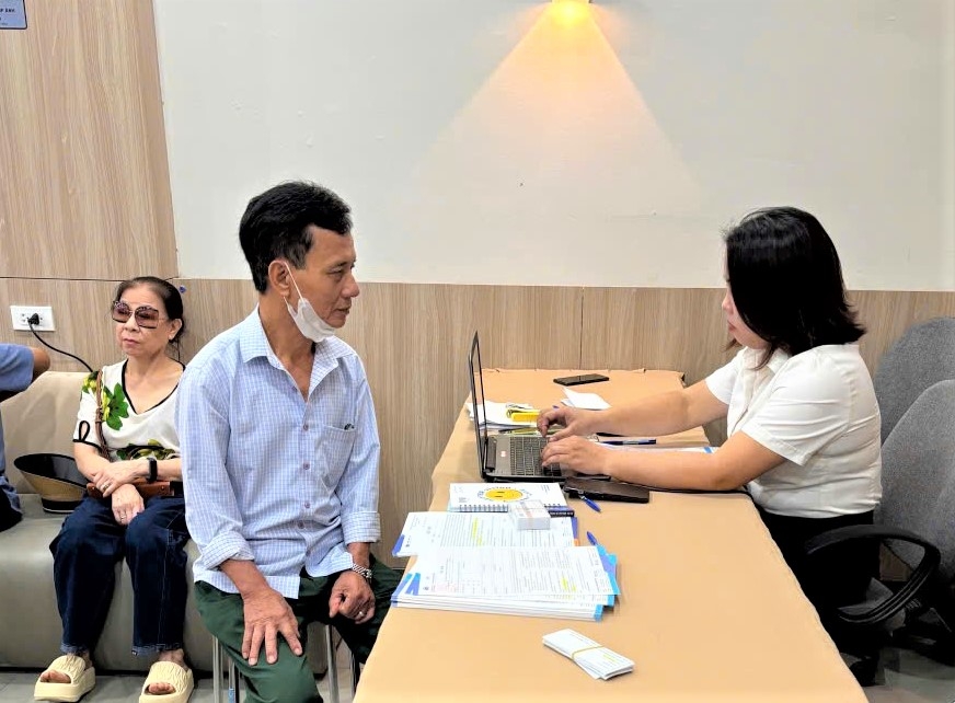 409 NCT phường Hồng Hà được khám mắt, chỉ định 24 trường hợp phẫu thuật 409 NCT phường Hồng Hà được khám mắt, chỉ định 24 trường hợp phẫu thuật