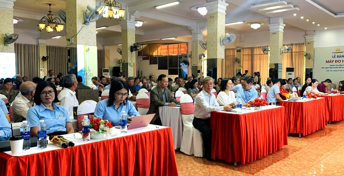 Quang cảnh hội nghị