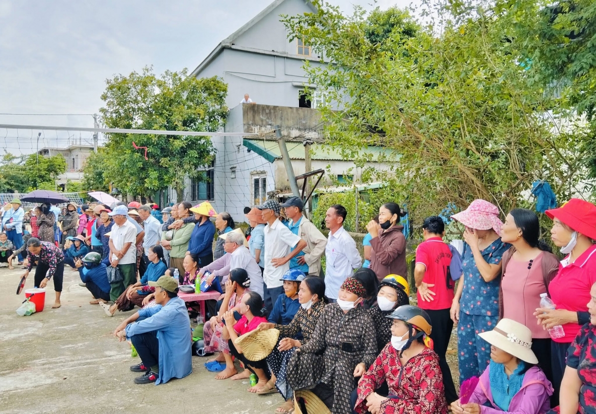 Đông đảo NCT và người dân tham gia cổ vũ