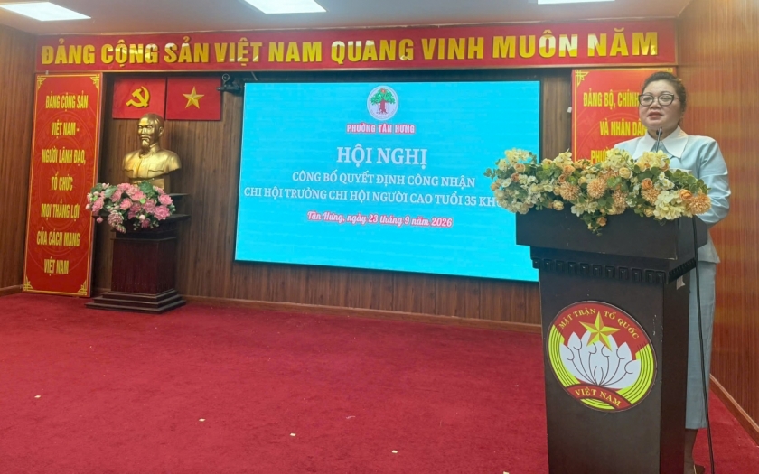 Bà Phạm Thị Hạnh Tư, Ủy viên Ban Thường vụ, Chủ tịch Ủy ban MTTQ Việt Nam phường Tân Hưng phát biểu 