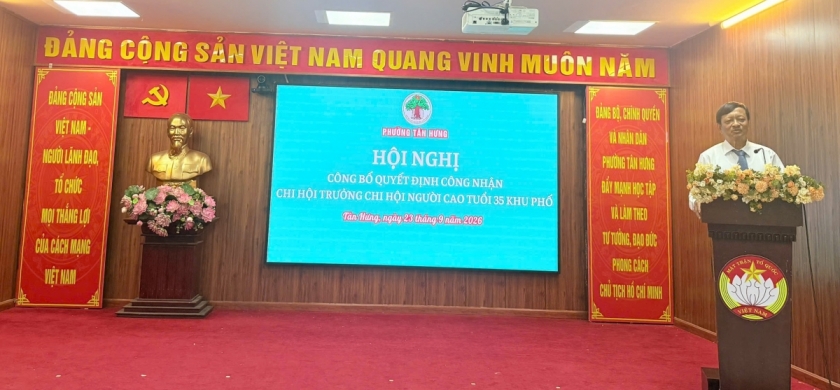 Ông Nguyễn Tiến Dũng Chủ tịch Hội NCT phường Tân Hưng phát biểu 
