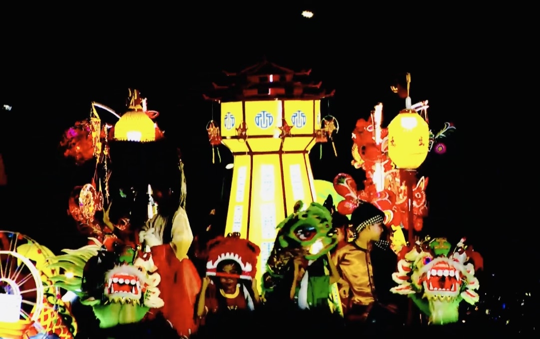 Lồng đèn lớn tại Lễ hội Trung thu ở Lâm Đồng mang biểu tượng Tháp nước Phan Thiết Lồng đèn lớn tại Lễ hội Trung thu ở Lâm Đồng mang biểu tượng Tháp nước Phan Thiết