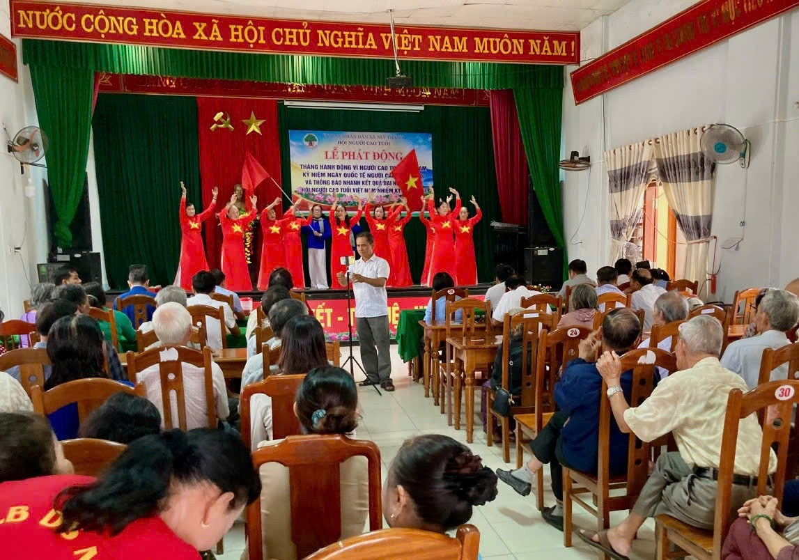 Quang cảnh buổi lễ Quang cảnh buổi lễ