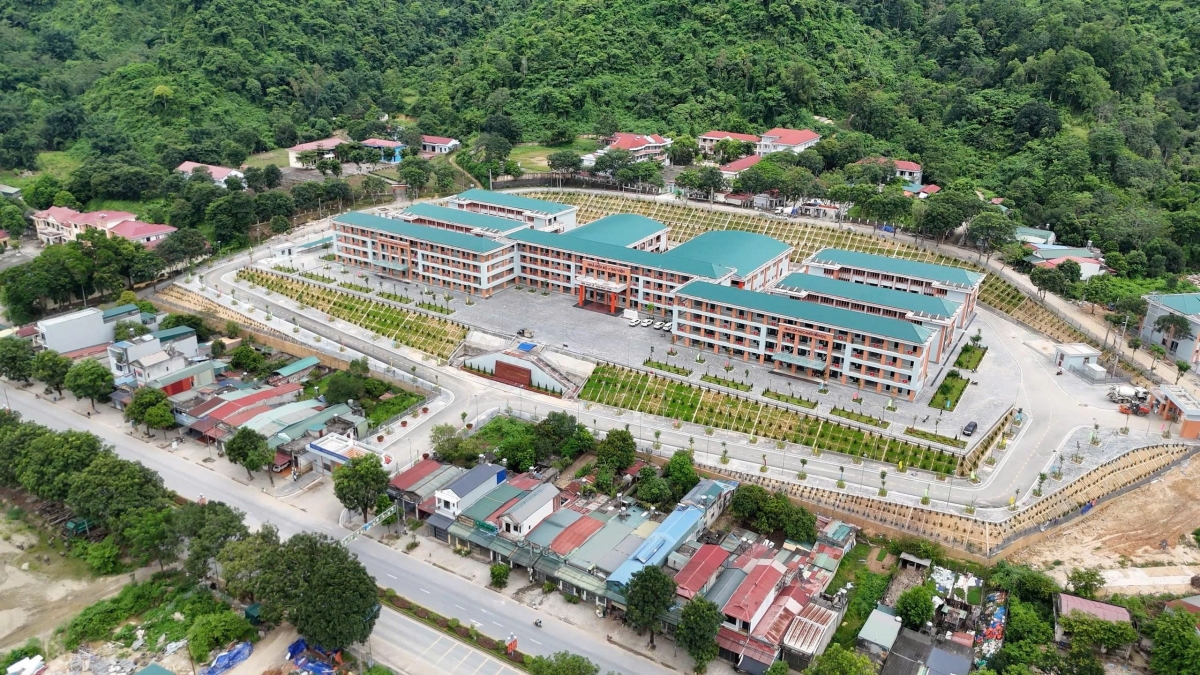 Toàn cảnh trường Petrovietnam – Phong Thổ