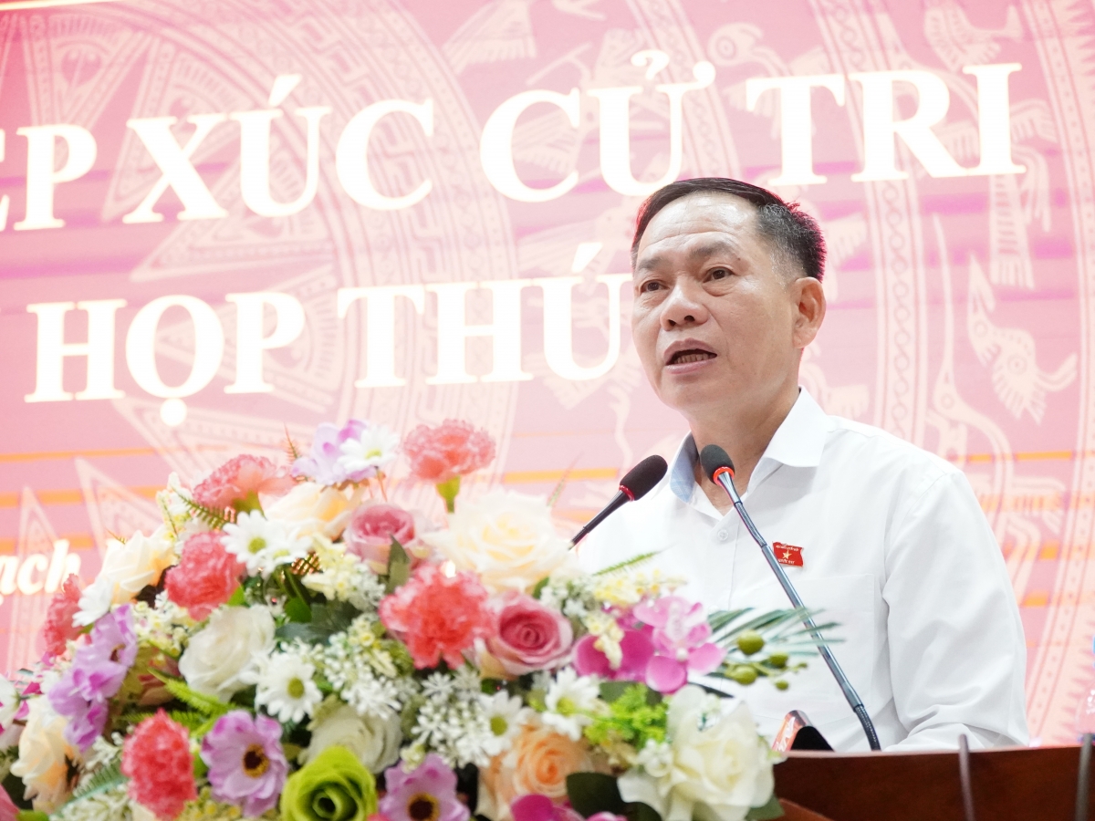 Đồng chí Trần Đình Gia - Phó Trưởng đoàn chuyên trách Đoàn ĐBQH tỉnh thông tin đến cử tri về dự kiến nội dung, chương trình Kỳ họp thứ 2, Quốc hội khóa XVI.