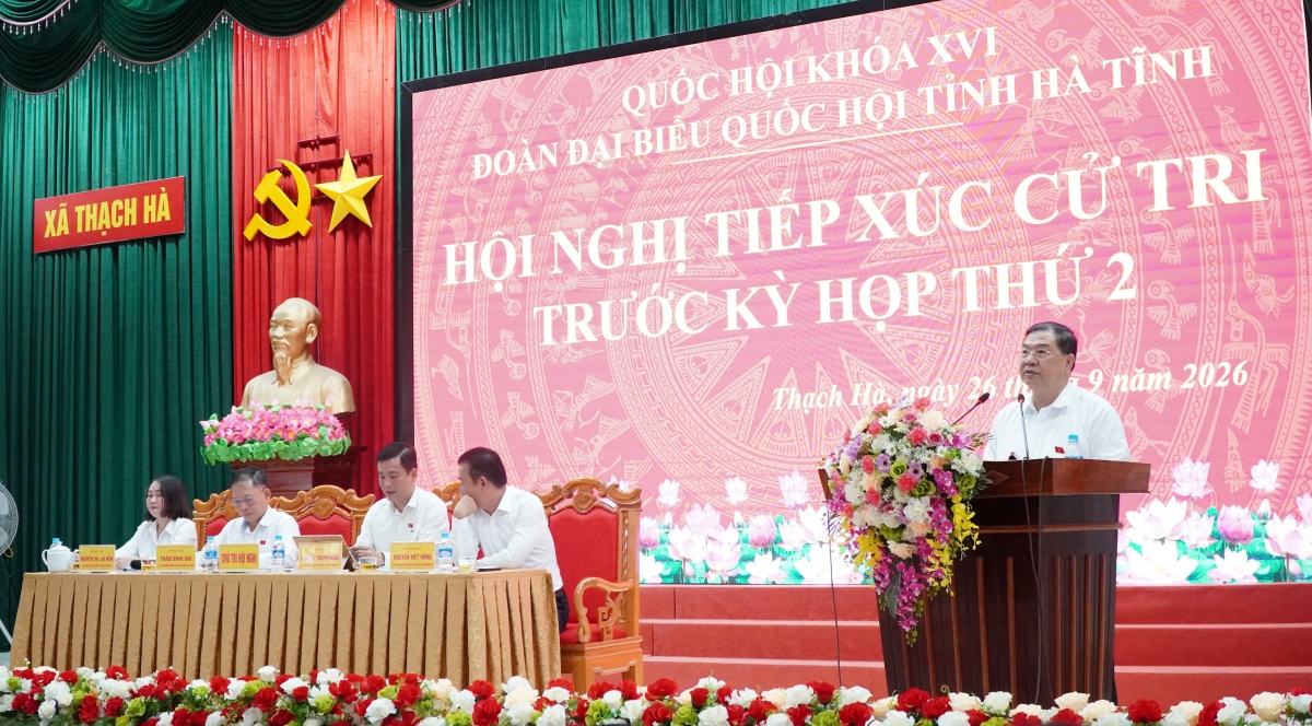 Đồng chí Phó Thủ tướng Thường trực Chính phủ đề nghị Hà Tĩnh nói chung và các địa phương nói riêng cần tiếp tục chủ động, quyết liệt trong chỉ đạo, điều hành, bám sát tình hình, kịp thời tháo gỡ khó khăn, vướng mắc, phấn đấu hoàn thành cao nhất các mục tiêu năm 2026