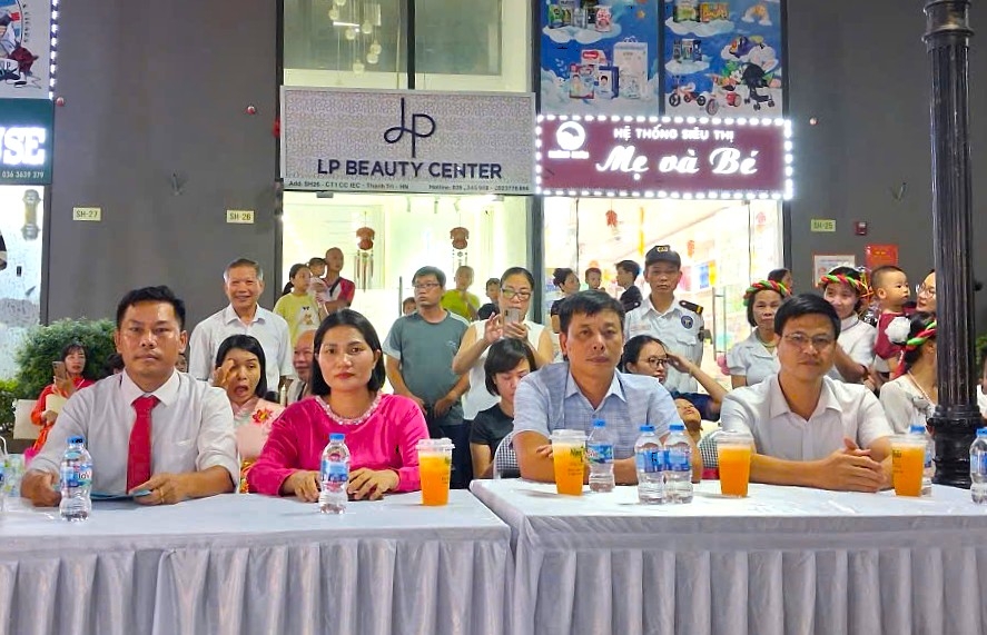 Các đại biểu tham dự chương trình