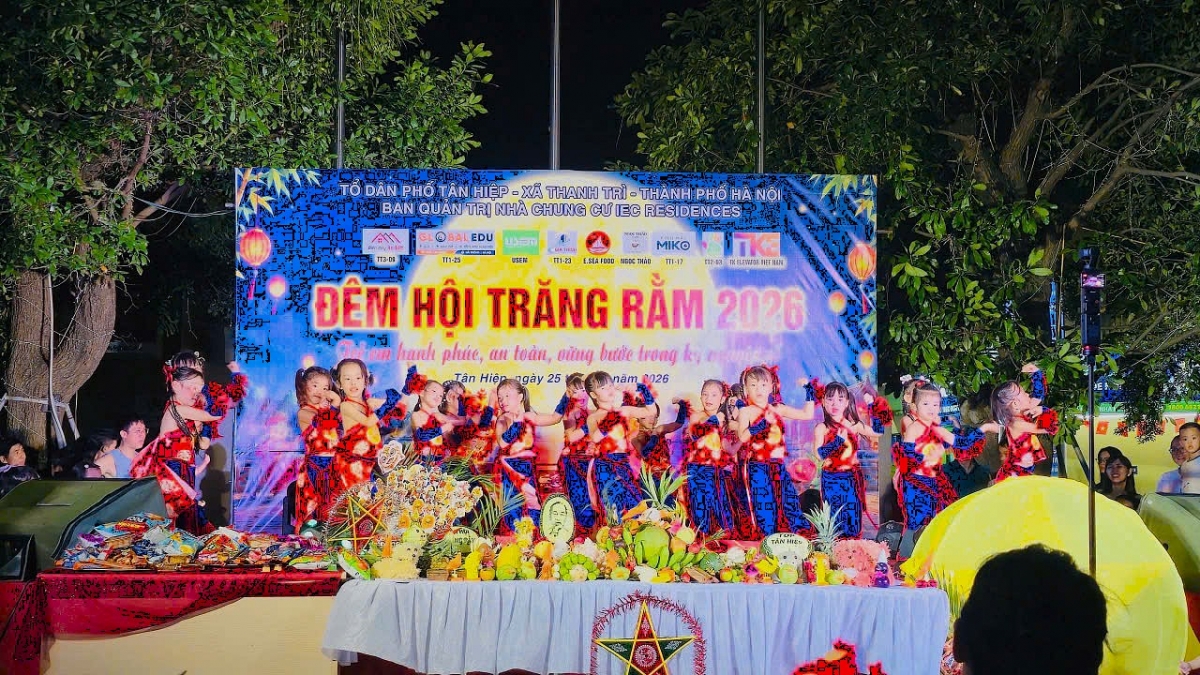 Tiết mục văn nghệ chào mừng của thiếu nhi Tổ dân phố Tân Hiệp