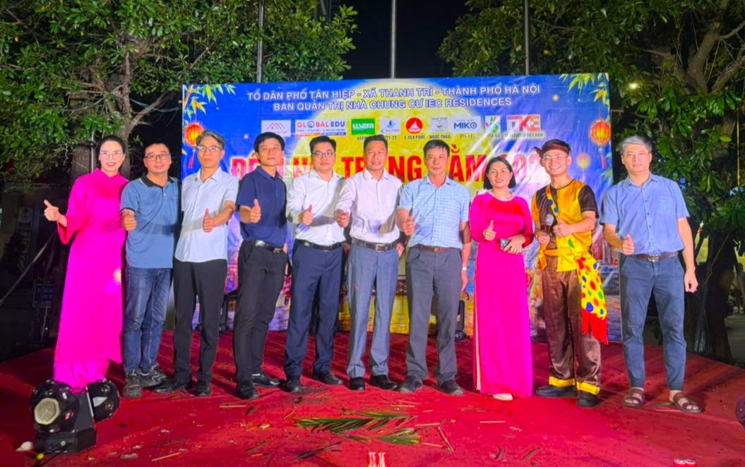 Cán bộ Tổ dân phố, Ban Quản lý, Ban Quản trị và các tập thể, cá nhân TDP Tân Hiệp chung tay chăm lo Tết Trung thu cho thiếu nhi