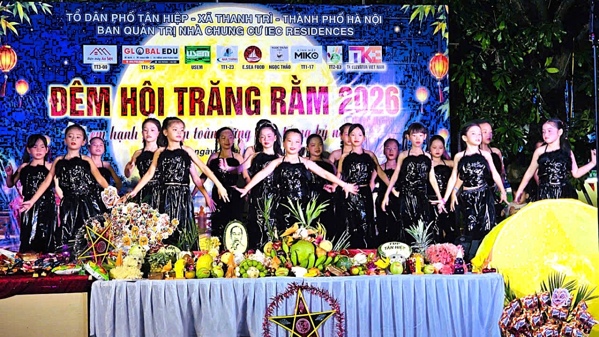 Tiết mục văn nghệ chào mừng của thiếu nhi Tổ dân phố Tân Hiệp