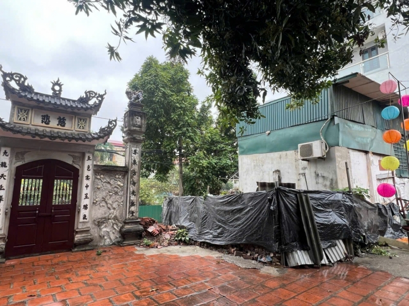 Khu Tam quan chùa Linh Thông người dân ý kiến nhiều năm chưa được bao tường đến nay vẫn không được xử lý triệt để.