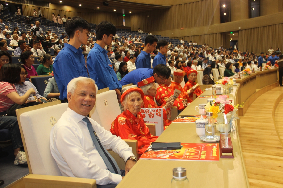 Hải Phòng đã triển khai nhiều chính sách hỗ trợ thiết thực đối với người cao tuổi. 