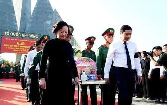 Lào Cai an táng 71 hài cốt liệt sĩ, tiếp tục hành trình tìm danh tính Lào Cai an táng 71 hài cốt liệt sĩ, tiếp tục hành trình tìm danh tính