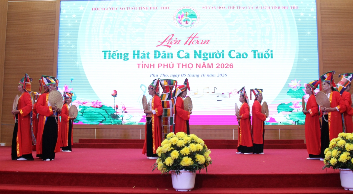 Người cao tuổi góp sức gìn giữ hồn quê Đất Tổ qua những làn điệu dân ca